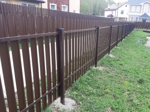 Забор из евроштакетника с утрамбовкой щебнем 70 метров фото в Кашире