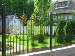 Кованые заборы на ленточном фундаменте 80 метров фото в Кашире