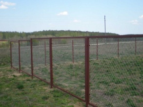 Забор из сетки рабицы в натяг секционный 12 метров фото в Кашире